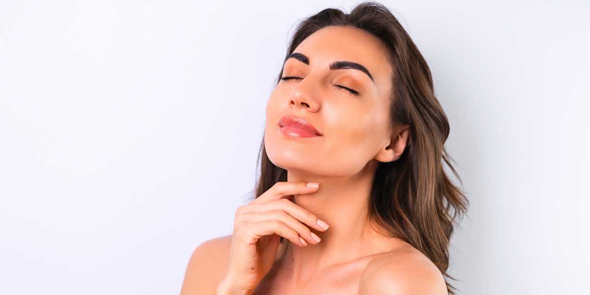 Preenchimento facial com ácido hialurônico