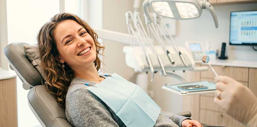 O Fim do “Motorzinho”: Como a Odontologia Moderna Transformou a Consulta Dentária